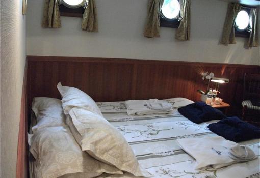 Otras con cama de matrimonio (ver cubiertas)